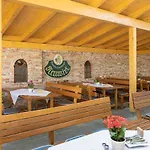 Neuwirt 3* Hallbergmoos