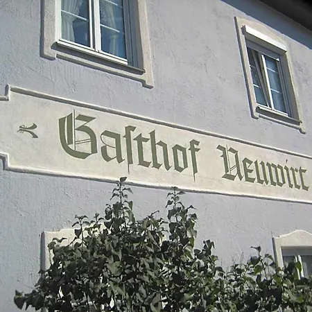 Otel Neuwirt 3*
