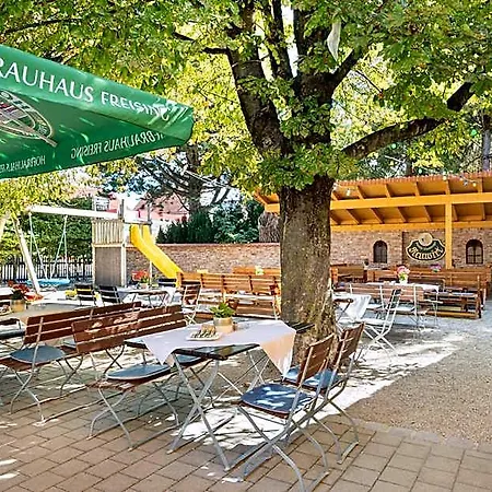 Otel Neuwirt Hallbergmoos