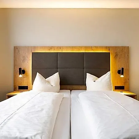 Otel Neuwirt 3*