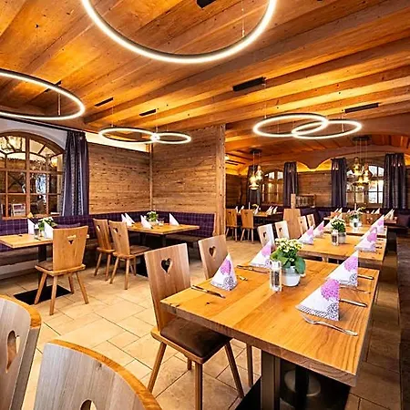 Neuwirt Otel 3*